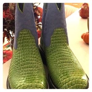 Ariat Shoes - Ariat western style boots Ariat Shoes - Ariat western style boots